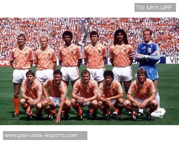 荷兰国家足球队的球星名单及其精彩表现分析 荷兰国家足球队的球星名单及其精彩表现分析