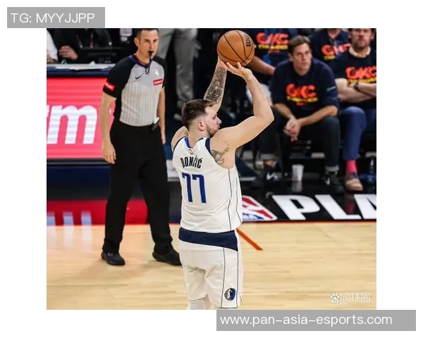 从足球明星视角看篮球比赛的独特感受与观察分析 从足球明星视角看篮球比赛的独特感受与观察分析