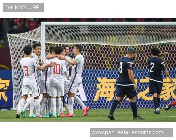 建业足球明星台历全景呈现 追忆绿茵岁月见证辉煌时刻 建业足球明星台历全景呈现 追忆绿茵岁月见证辉煌时刻