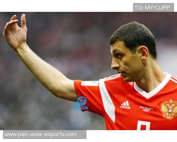 揭秘足坛妖人球星成长之路与他们如何在绿茵场绽放惊艳光芒 揭秘足坛妖人球星成长之路与他们如何在绿茵场绽放惊艳光芒